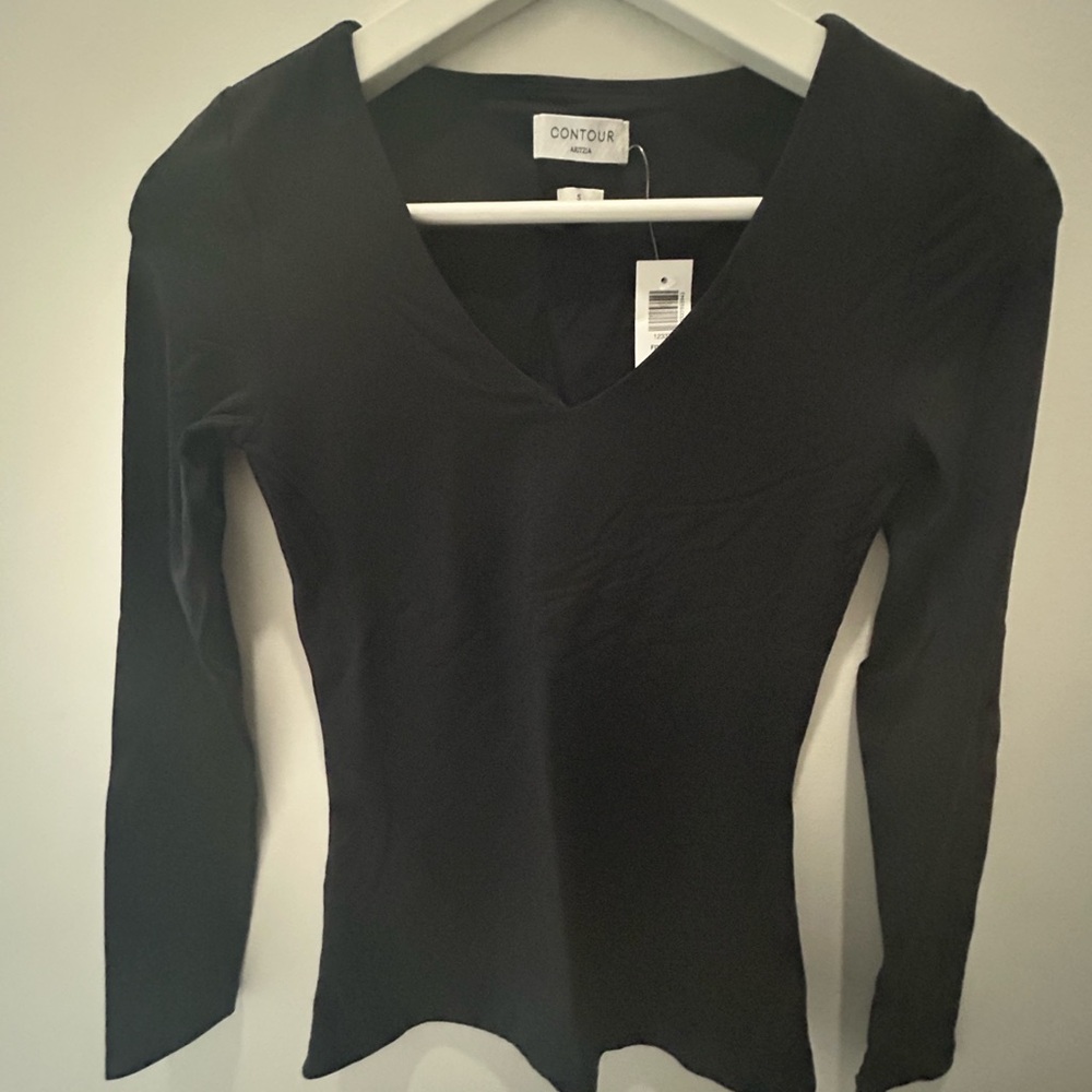 Aritzia Contour Top in Classic Black small
